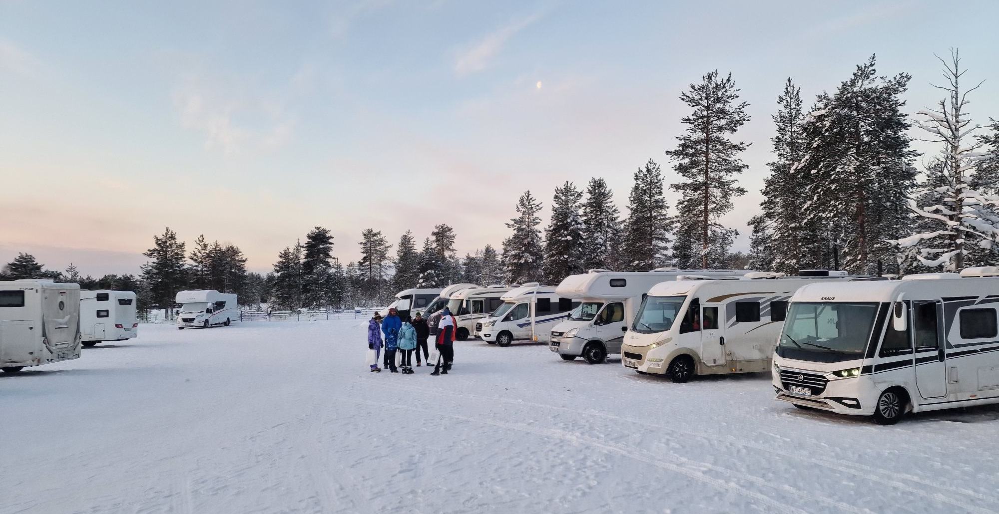 Zimowe wyprawy kamperami do Laponii z pilotem